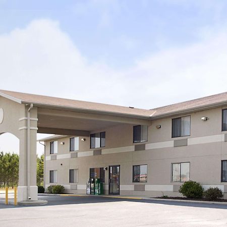 Super 8 By Wyndham Park Rapids Hotel Екстериор снимка