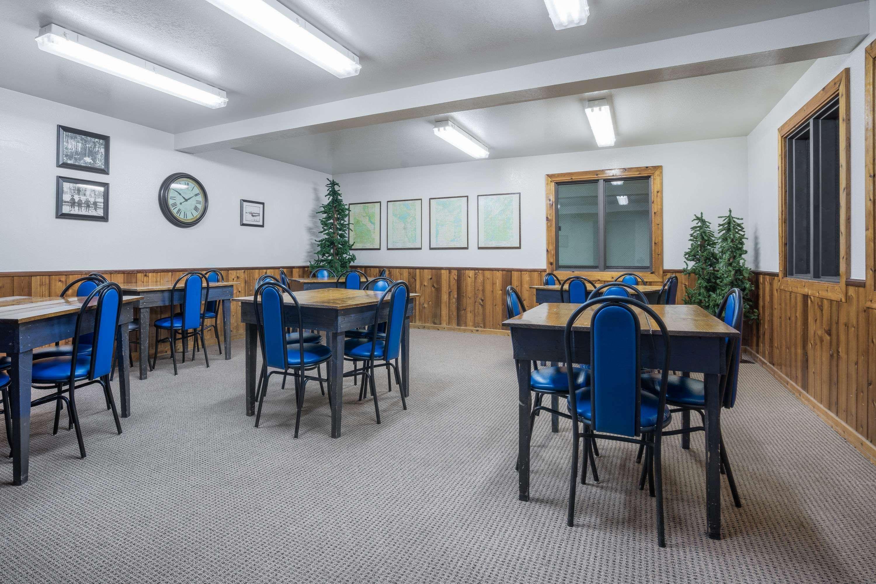 Super 8 By Wyndham Park Rapids Hotel Екстериор снимка