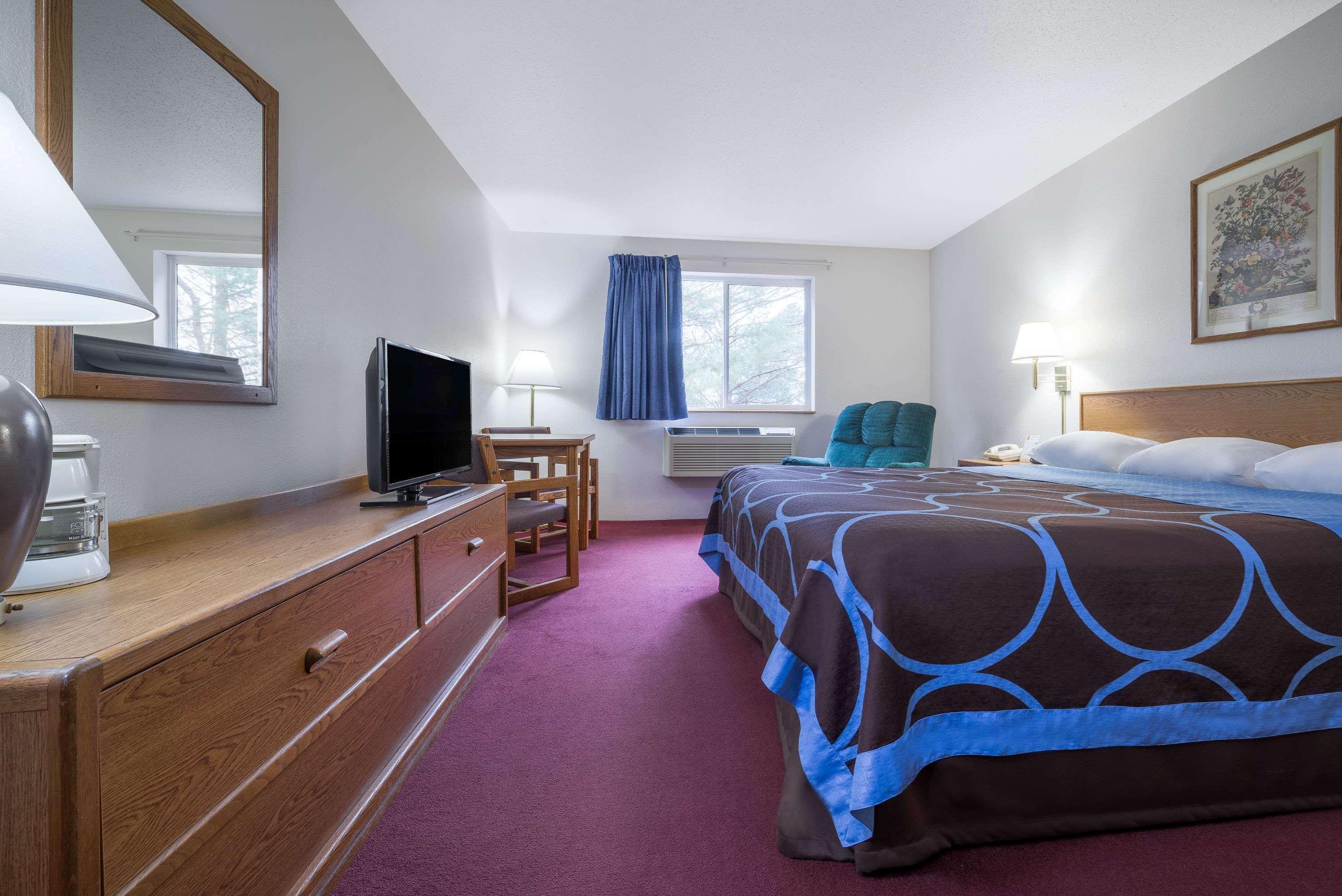 Super 8 By Wyndham Park Rapids Hotel Екстериор снимка